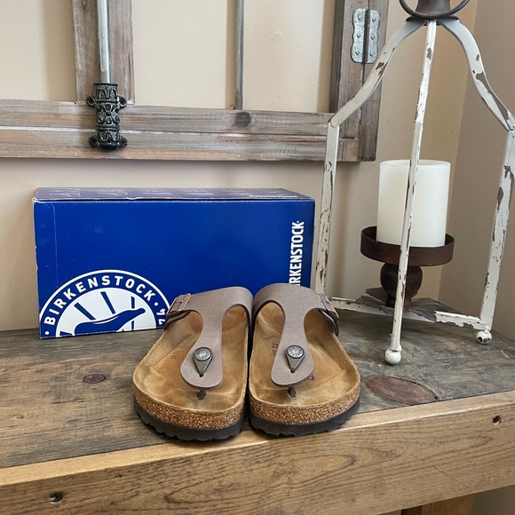 Birkenstock Shoes - Birkenstock Gizeh Women’s Sandal Mocca Size 35